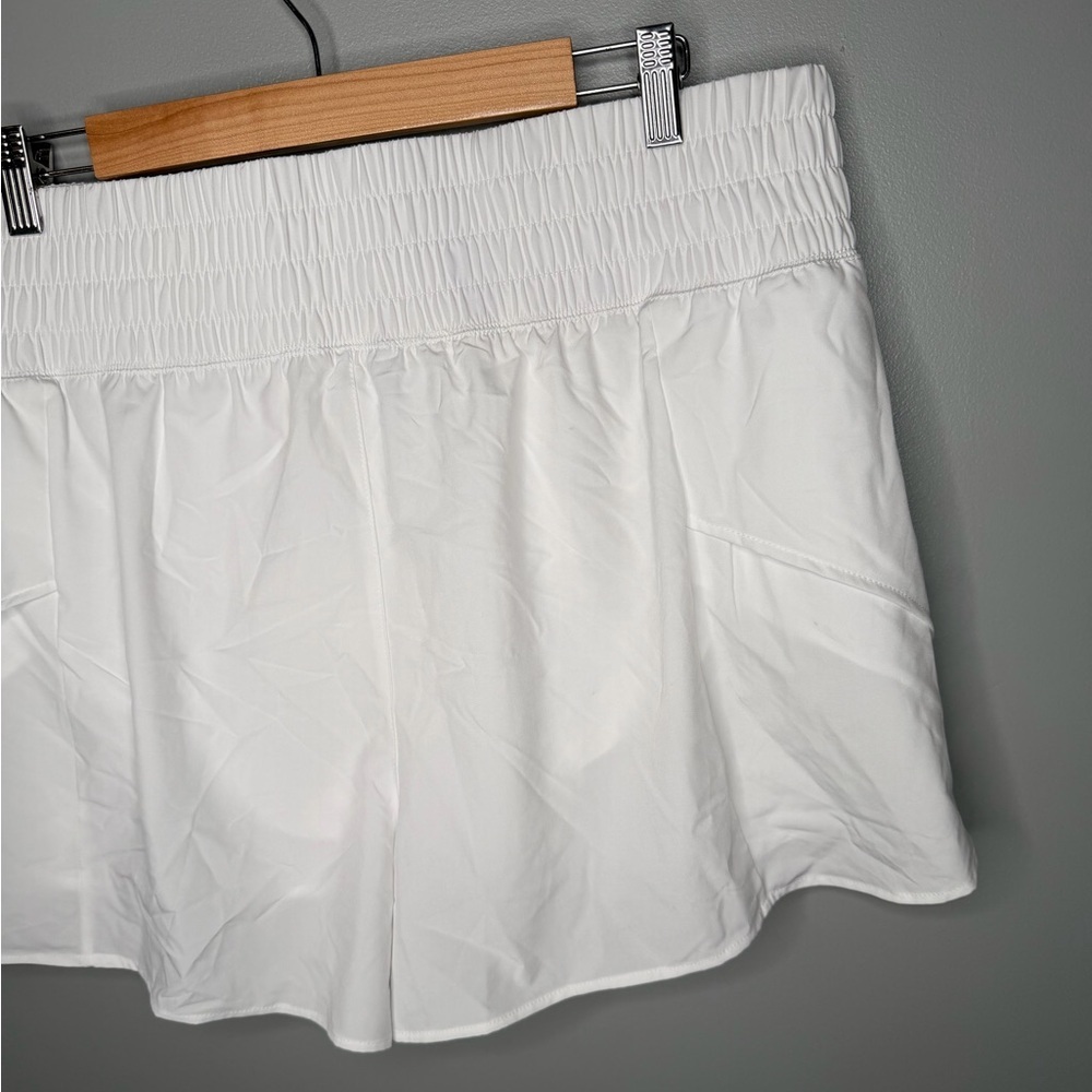 NWT CALIA Step Up High Rise Performance Short - Pure White - Picture 7 of 9